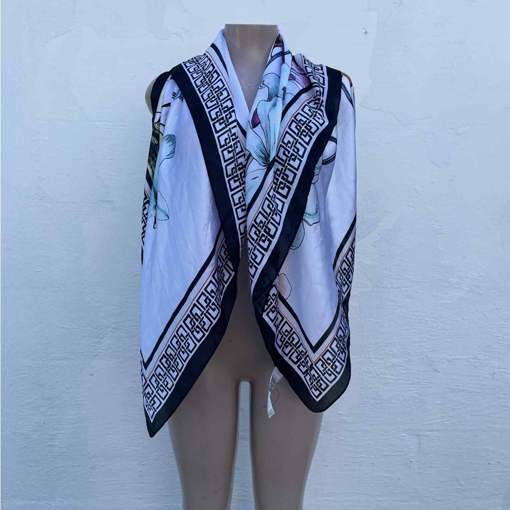 Chico's Black and White Geometric Scarf